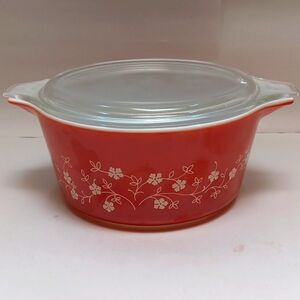 Pyrex Rust Red Trailing Flowers 474-B Casserole Cinderella Dish Bowl 1.5L USA